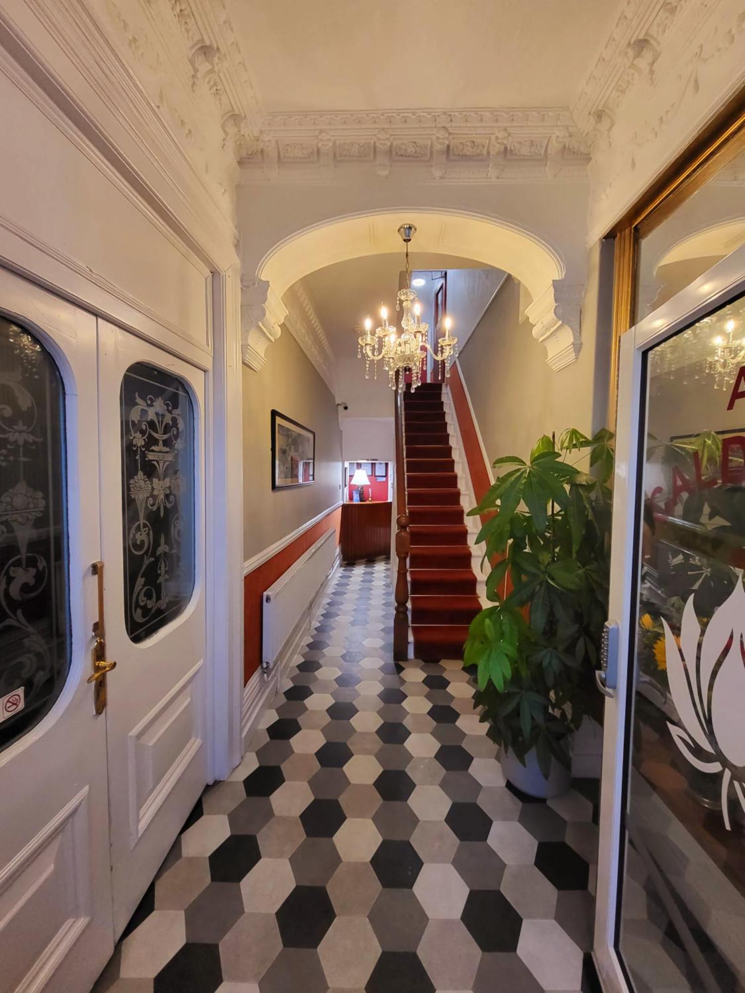 Hotel At Caledonia à Douglas Extérieur photo