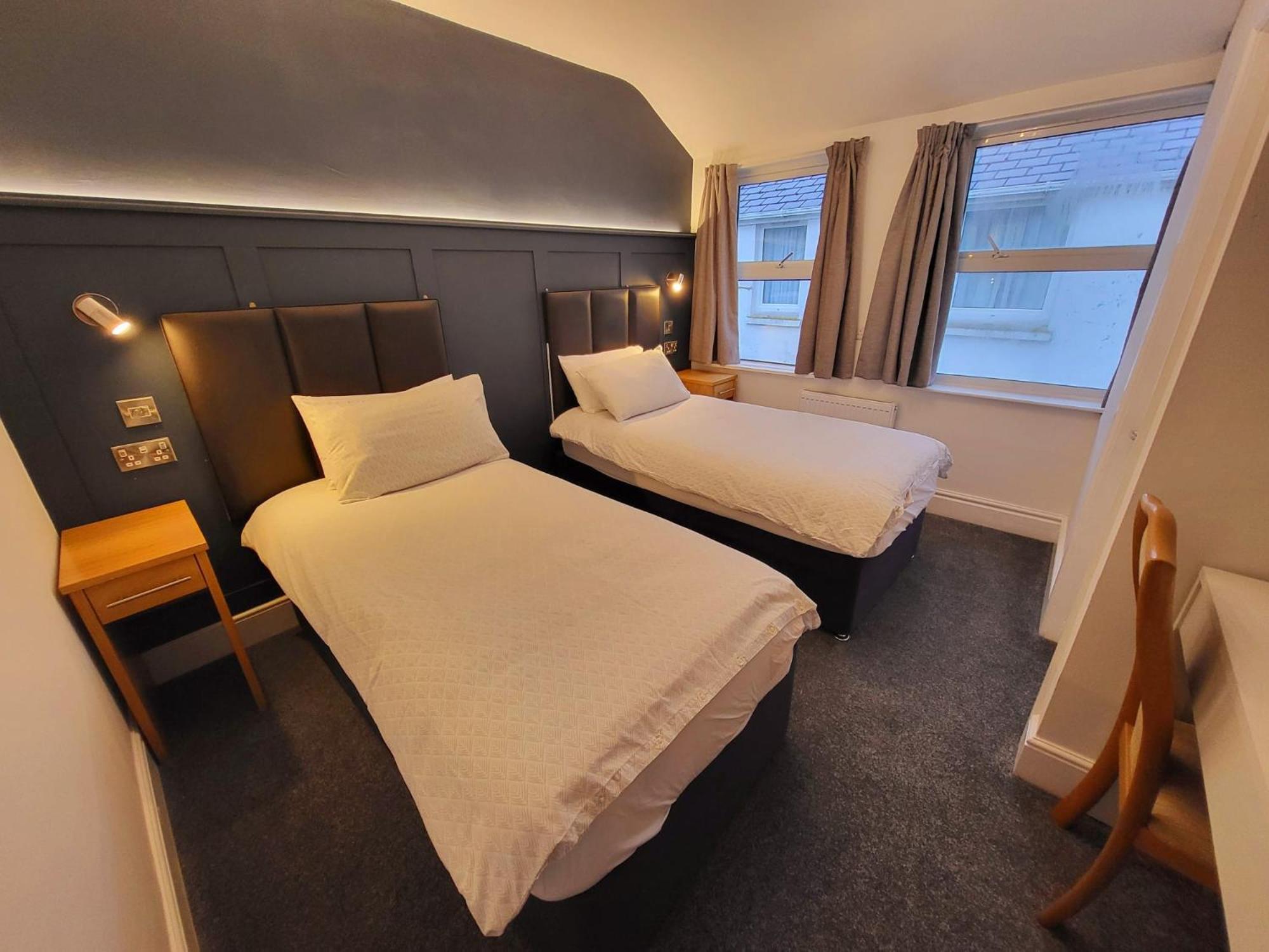 Hotel At Caledonia à Douglas Extérieur photo